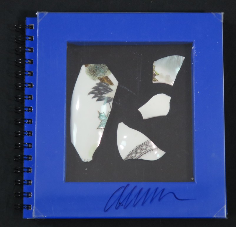 Arman: Catalogus met origineel Chinees porselein op de cover, Fragments de Chine kopen? Bied vanaf 125!