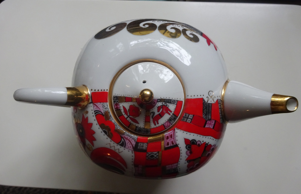 Lovosonov Rusland: grote porseleine theepot - Red Horses- 22krt goud gedecoreerd kopen? Bied vanaf 95!