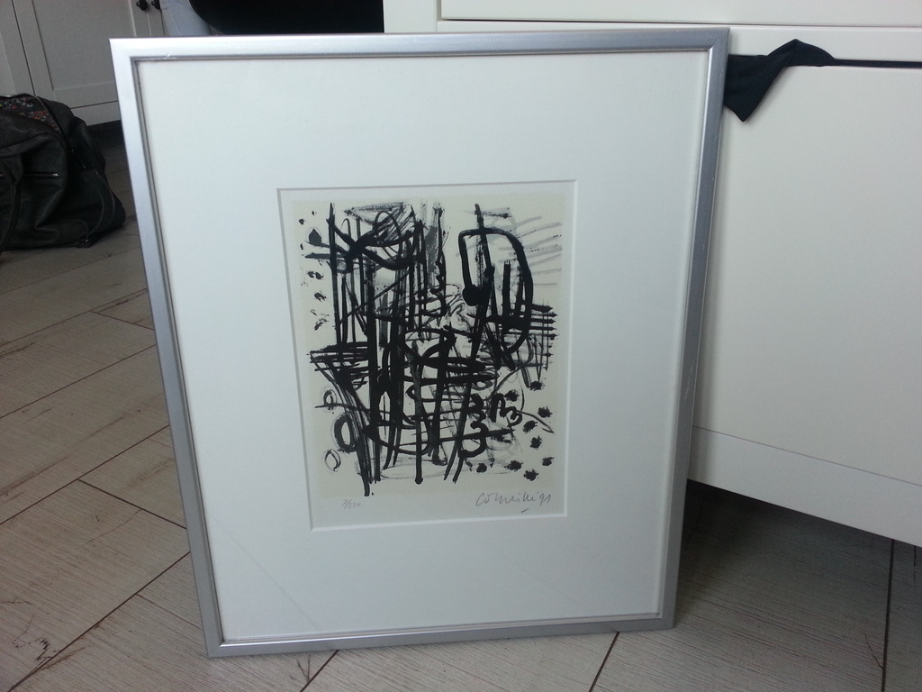 Zwart/wit compositie van Corneille, mooi ingelijst. verkocht voor € 169!