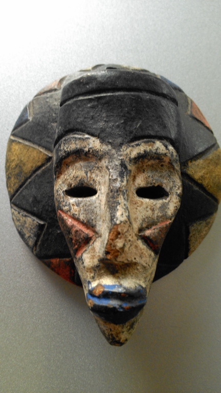 Twee aardewerk maskertjes uit Kameroen kopen? Bied vanaf 11!