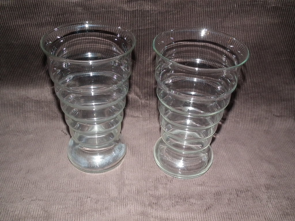 Leerdam K.P.C. de bazel twee ribbelvazen Circa 1919 kopen? Bied vanaf 50!