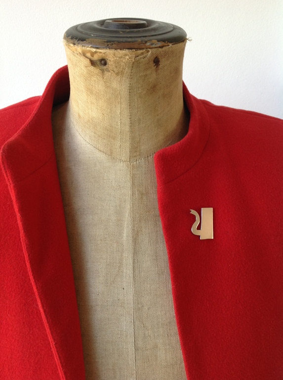 Klaas Gubbels  Zilveren pin van een koffiepot   ca. 1999 kopen? Bied vanaf 149!