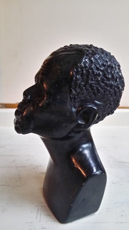 Beeld hoofd afrikaanse man zwart marmer verkocht voor € 70!