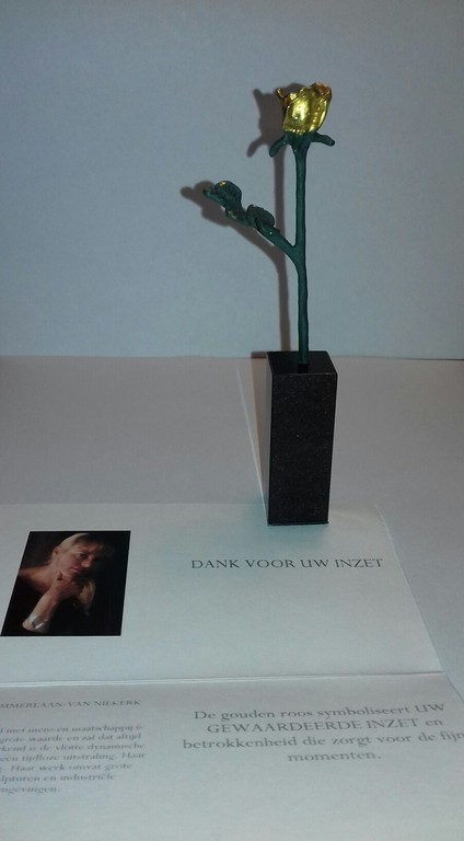 Uniek verbronsde sculptuur      * DE GOUDEN ROOS *     kopen? Bied vanaf 15!