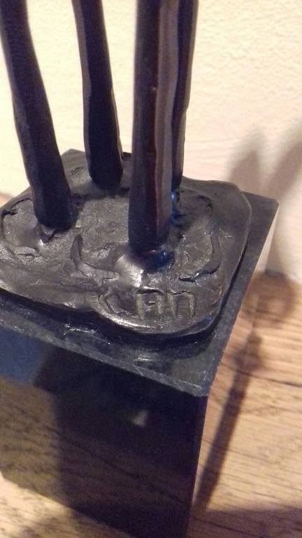 Zwaar verbronsde sculptuur op marmeren sokkel - TEAMBUILDING -  kopen? Bied vanaf 35!