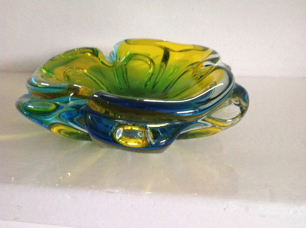 Italië jaren 50/60 glazen asbak 19,5 cm groen blauw geel kopen? Bied vanaf 10!