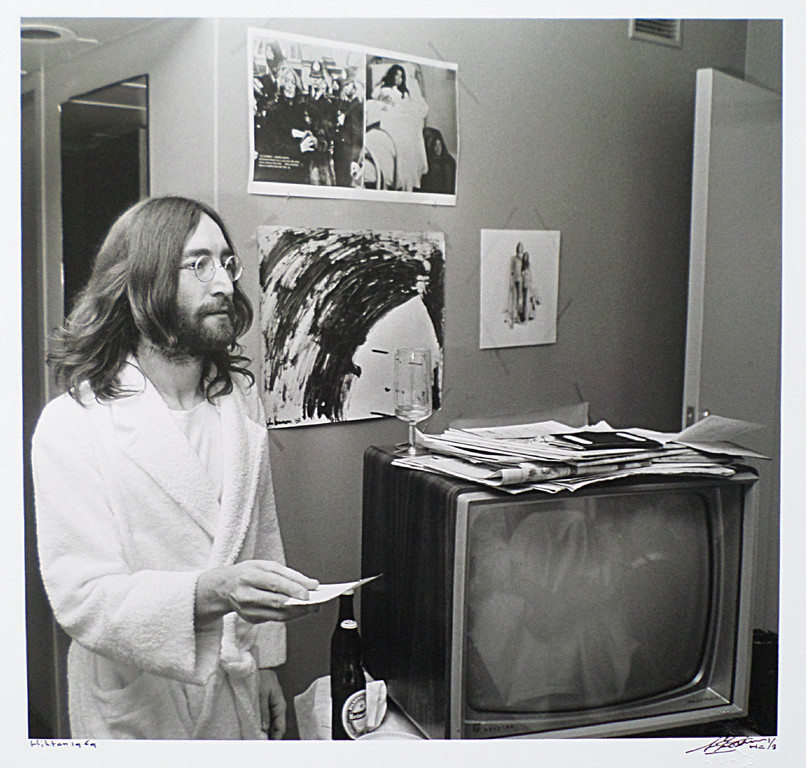 Nico Koster – John Lennon tijdens bed peace, foto, gesigneerd en genummerd verkocht voor € 165!