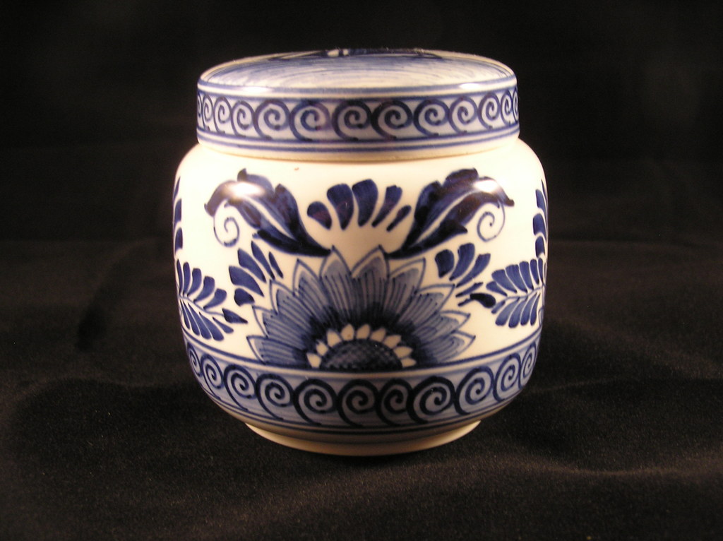 Aurora Workum, aardewerken dekselpotje kopen? Bied vanaf 15!