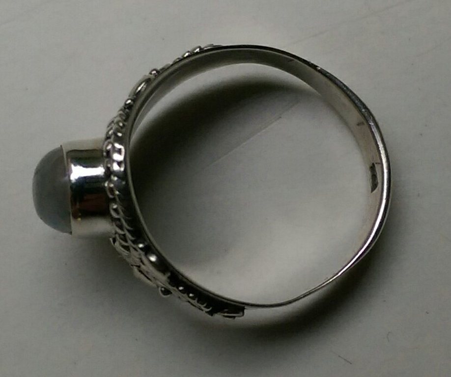 Zilveren ring met maansteen  kopen? Bied vanaf 11!
