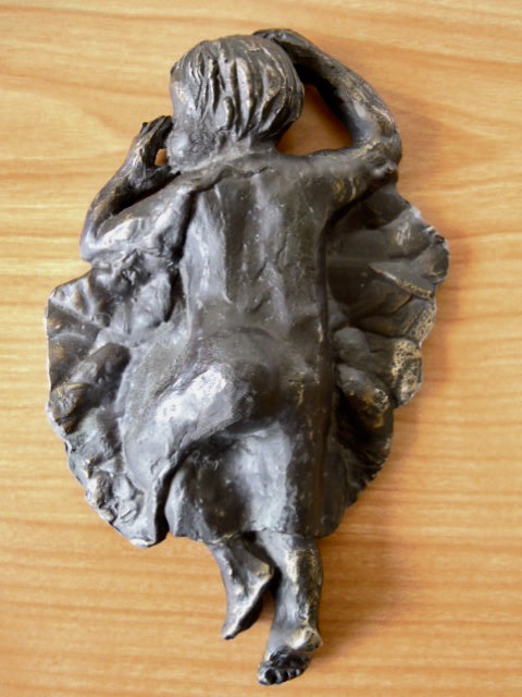 Prachtig bronzen of verbronst beeld ASTRID VELDHUYZEN-KOPPEN  - 20 x 12 cm kopen? Bied vanaf 35!