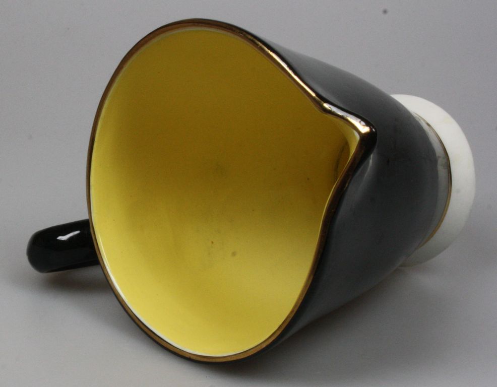 Digoin de Sarreguimines 1950's schenkkan zwart-geel kopen? Bied vanaf 17!