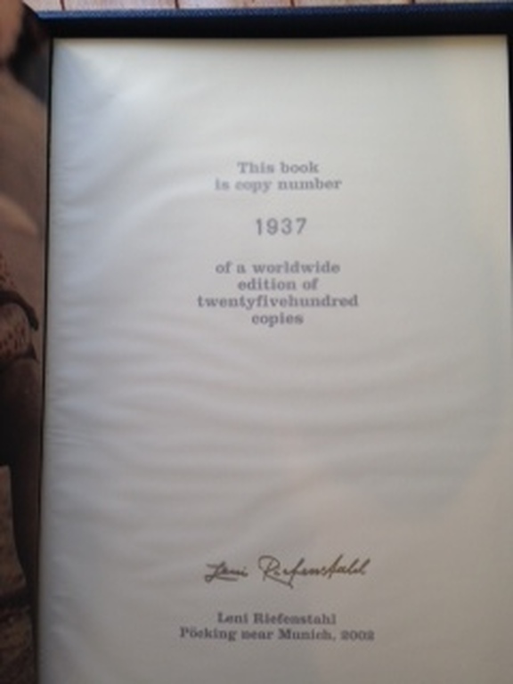 Leni Riefenstahl: AFRIKA. Gesigneerd en genummerd. Taschen Limited Edition kopen? Bied vanaf 1500!
