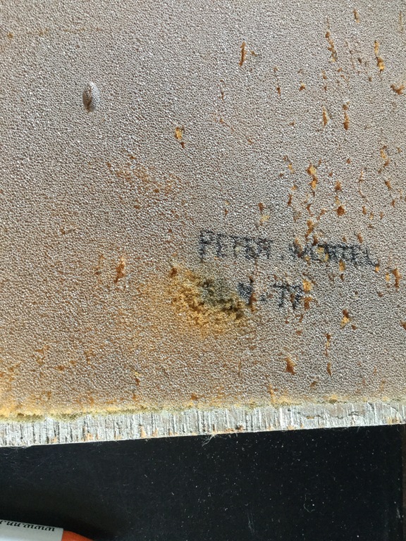 Peter Wortel - Peter Wortel,hout beplakt met papier,40 x 40 cm.Gesigneerd en gedateerd 1977. kopen? Bied vanaf 65!