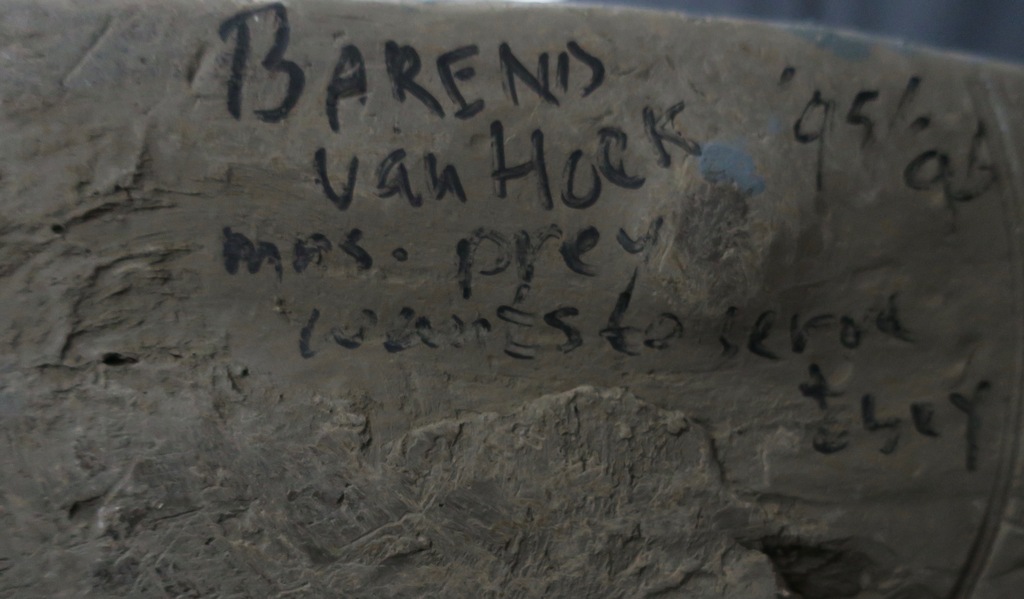 Barend van Hoek: Beschilderd keramiek, Mrs. prey wants to serve and obey kopen? Bied vanaf 200!