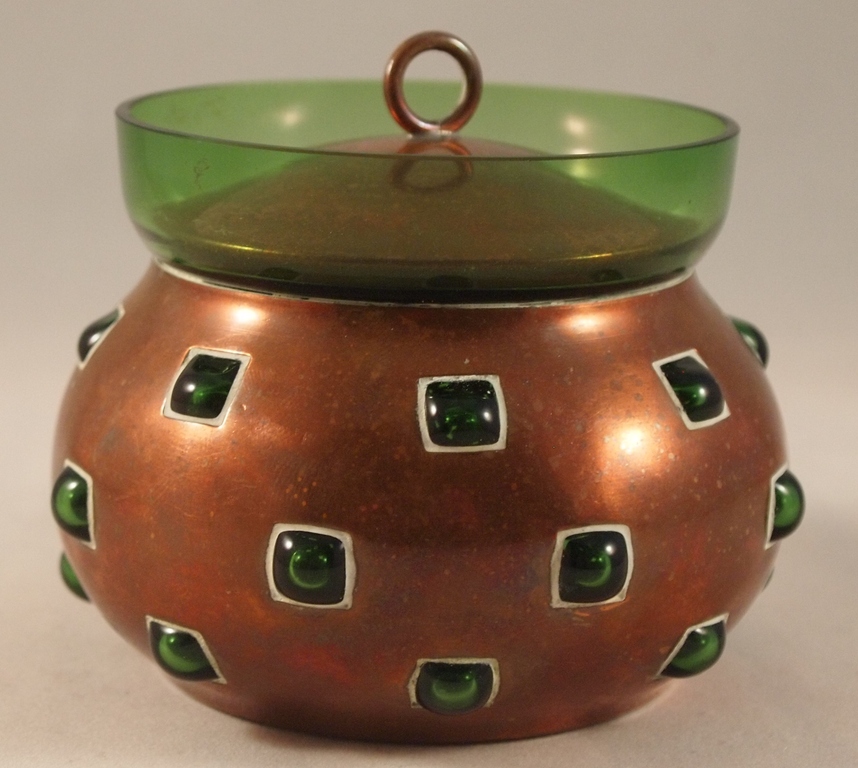 Art Nouveau groen glazen noppen dekselpotje voorzien van koperen beslag kopen? Bied vanaf 27!