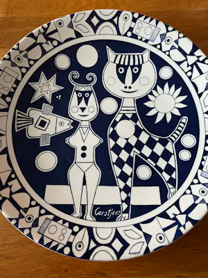 Toine Corstjens - Twee heel mooie borden , in heel goede staat kopen? Bied vanaf 150!