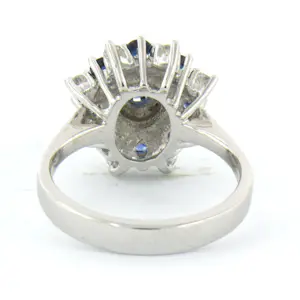 18k wit gouden ring met saffier en briljant geslepen diamant tot. 0,70ct kopen? Bied vanaf 1100!