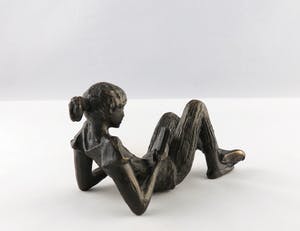 Astrid Veldhuyzen-Koppen - Brons, Lezend meisje kopen? Bied vanaf 35!