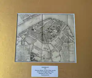 Hendrik de Leth - Fraaie kopergravure van de stadsplattegrond van Dordrecht uit 1765 kaufen? Bieten Sie von 60!