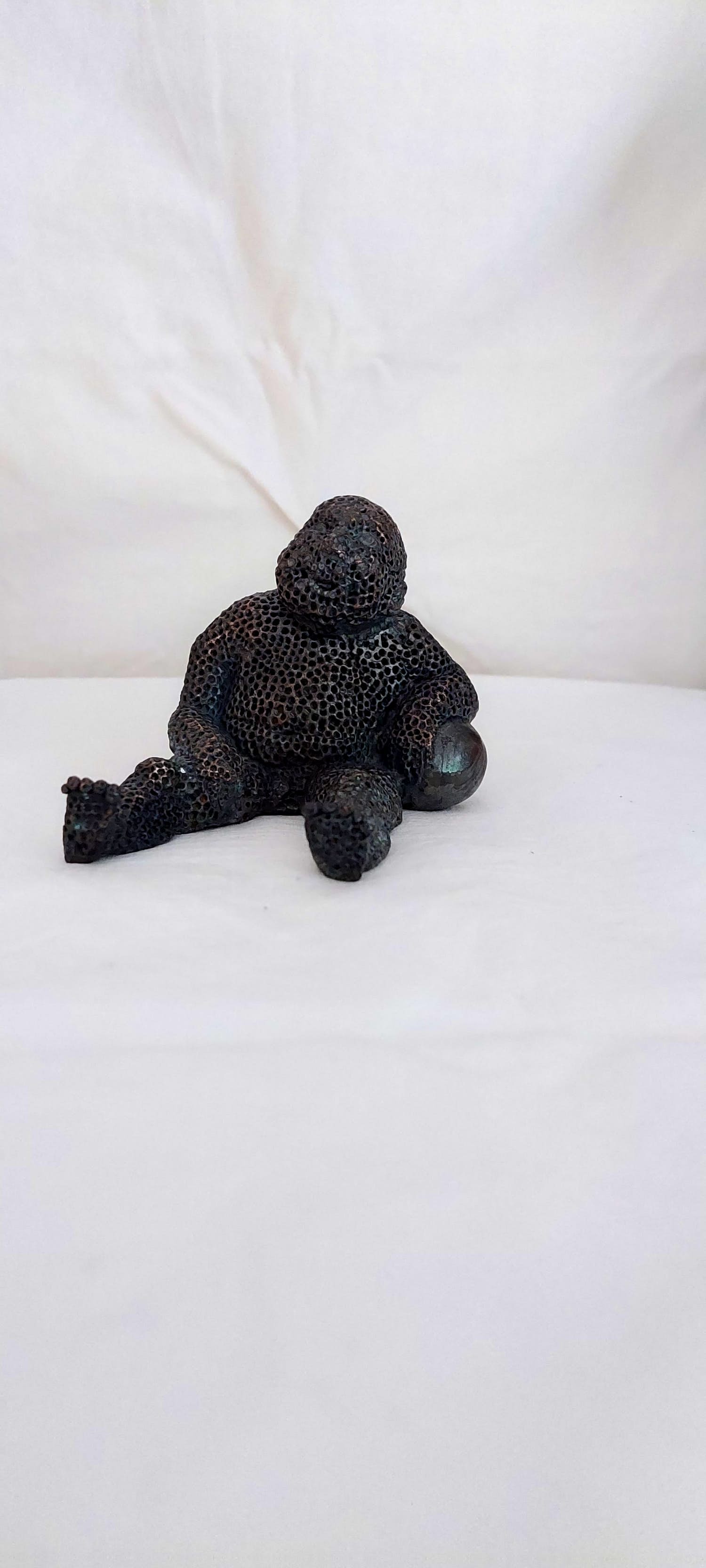 Carolein Smit - zittend babyjongetje met bal verkocht voor € 170!