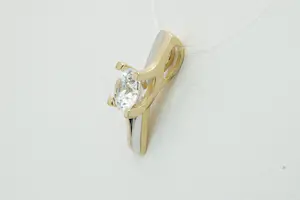 3- Prachtige 14 karaats gouden bicolor solitair hanger kopen? Bied vanaf 65!