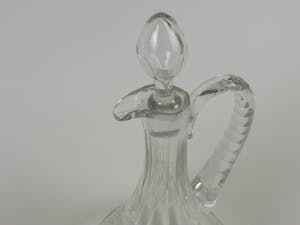 Niet of onleesbaar gesigneerd - Zware hoge kristallen karaf met stop kopen? Bied vanaf 1!