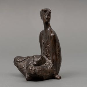 Evert den Hartog - brons: zittend meisje met kat kopen? Bied vanaf 895!