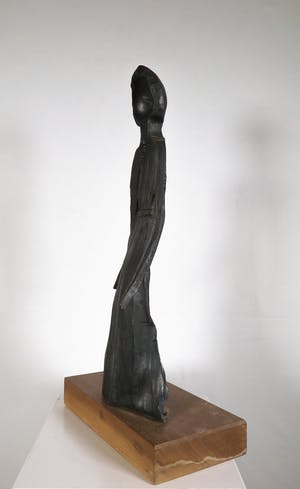 Niet of onleesbaar gesigneerd - IJzeren beeld op houten voet kopen? Bied vanaf 1!