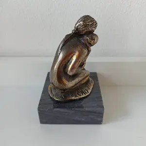 Corry Ammerlaan - Beeldje op marmeren voet, moeder en kind / Artihove kopen? Bied vanaf 1!