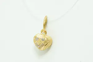 27 - Zeer fijn - hoog gehalte - 20Krt gouden mooi bewerkt hart hangertje kopen? Bied vanaf 70!