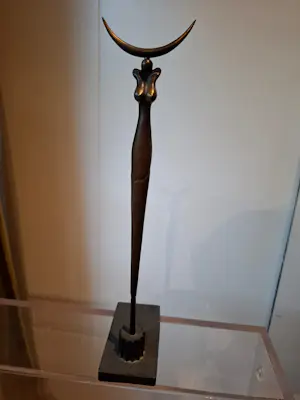 Buy Paul Wunderlich - Kleine Mondichelstele? Bid from 300!
