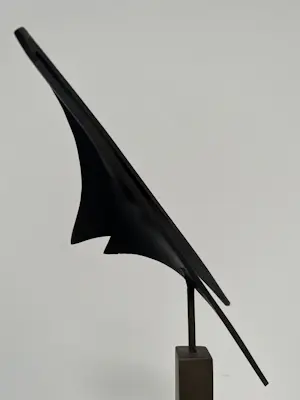 Ton Koops - bronzen sculptuur | 'Fokzeilen' | 1987 kopen? Bied vanaf 450!