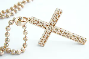 71 - Fraai 18 krt  roségouden collier en grote diamanten kruishanger (ca. 2 ct) kopen? Bied vanaf 1860!