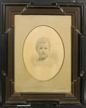 Niet of onleesbaar gesigneerd - Potloodtekening, Jongensportret - Ingelijst kopen? Bied vanaf 1!