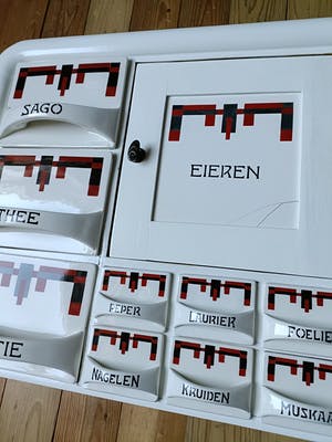 Societe Ceramique - Houten kruidenkast Societe Ceramique Maestricht - zeldzaam ArtDeco motief kopen? Bied vanaf 150!