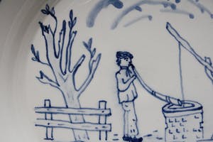 Niet of onleesbaar gesigneerd - Twee Prachtige Oud Hollandse Ronde Pap Borden met opstaande rand in Witte en Bla kopen? Bied vanaf 1!