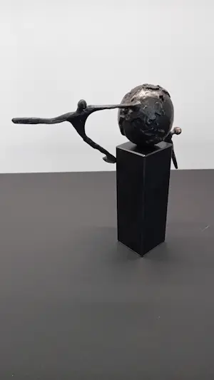 Ger van Tankeren - Sculptuur ELKAAR HELPEN kopen? Bied vanaf 110!