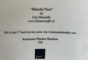 Lily Marneffe - Twee kunstporseleinen borden "Mondiali & Blanche Fleur" kopen? Bied vanaf 50!