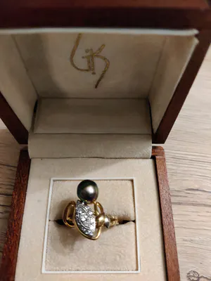 Krista Vandevelde - Creatie: romantische gouden ring (18KT) met diamant en Tahitiaanse parel kopen? Bied vanaf 450!
