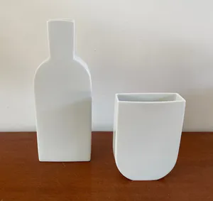 Rosamunde Nairac - Twee porseleinen design vazen voor Rosenthal kopen? Bied vanaf 80!