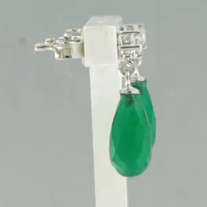 18k gouden oorhangers met groene chalcedoon en briljant geslepen diamant kopen? Bied vanaf 260!