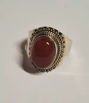 Buy Nieuwe zilveren ring met een mooie cabochon geslepen natuurlijke carneool steen.? Bid from 50!