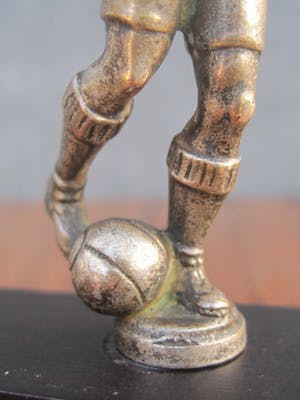 Brons (Onbekend) - De voetballer kopen? Bied vanaf 17!