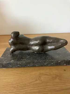 Brons (Onbekend) - Liggende vrouw kopen? Bied vanaf 60!