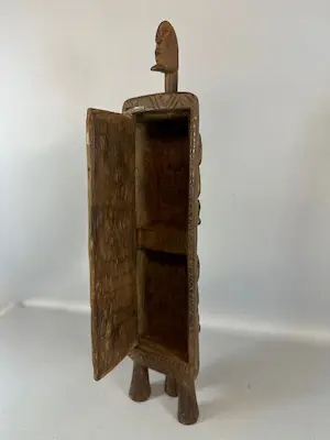 Dogon - 231045 - Authentic Dogon Medicin Cabinet wit one door - Mali. kopen? Bied vanaf 120!