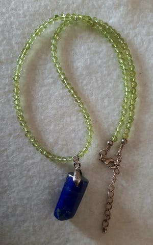 Curiosa - Groene steen ketting met lapis lazuli hanger en oorbellen kopen? Bied vanaf 1!