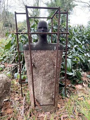 Ida De Roy - Stenen torso in stalen constructie kopen? Bied vanaf 300!