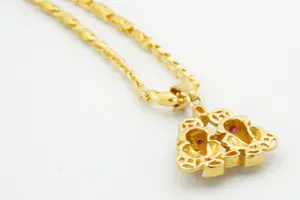 25 - Hoog gehalte (22 Krt) gouden fantasie collier met dubbele Kikker hanger kopen? Bied vanaf 790!