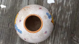 Plateelbakkerij Zenith - Klein bolvaasje dekor Bonny. kopen? Bied vanaf 25!