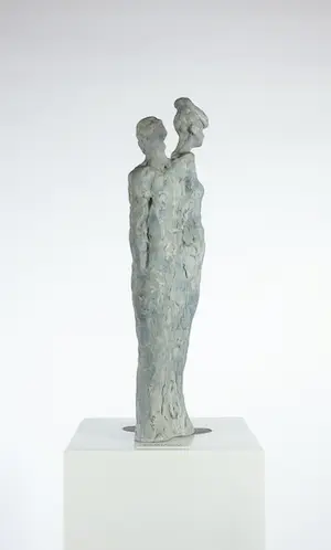 Henriette Hemels - Keramieken beeld, Maskers af (met sokkkel) kopen? Bied vanaf 150!